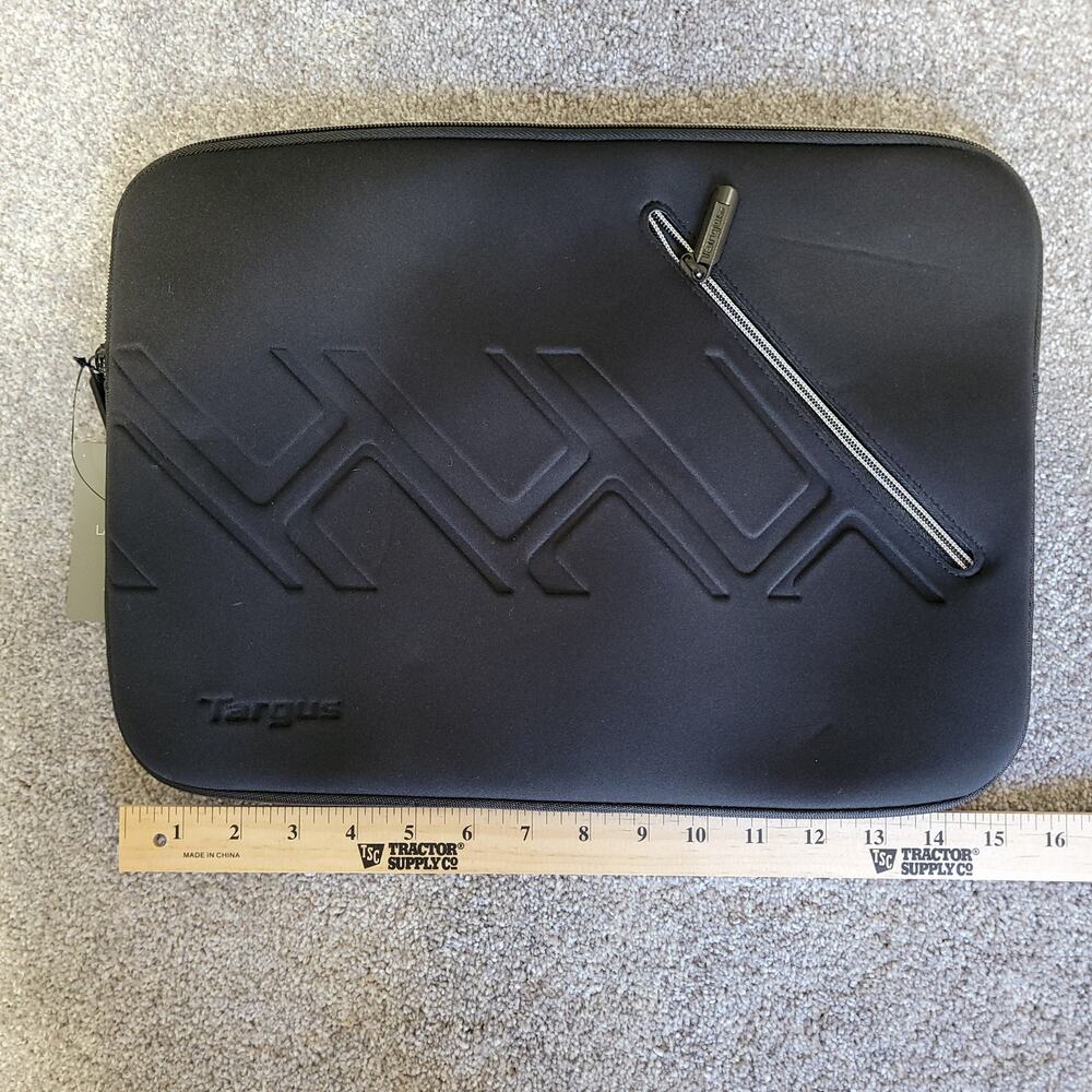 Targus Laptop Sleeve Case Zip Up Black  NWT 15.6 in‎ laptop
